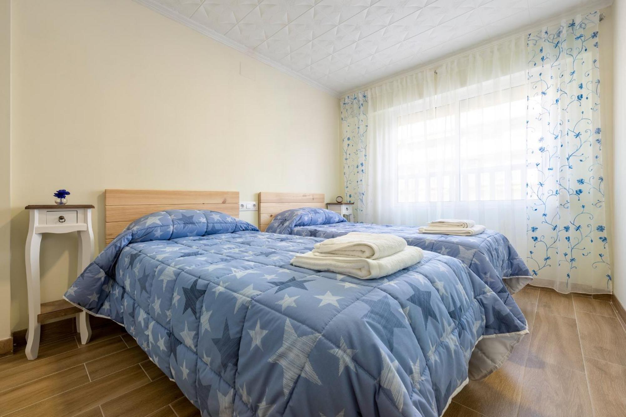 Hauzify I Apartament Van Gogh Salou Bagian luar foto
