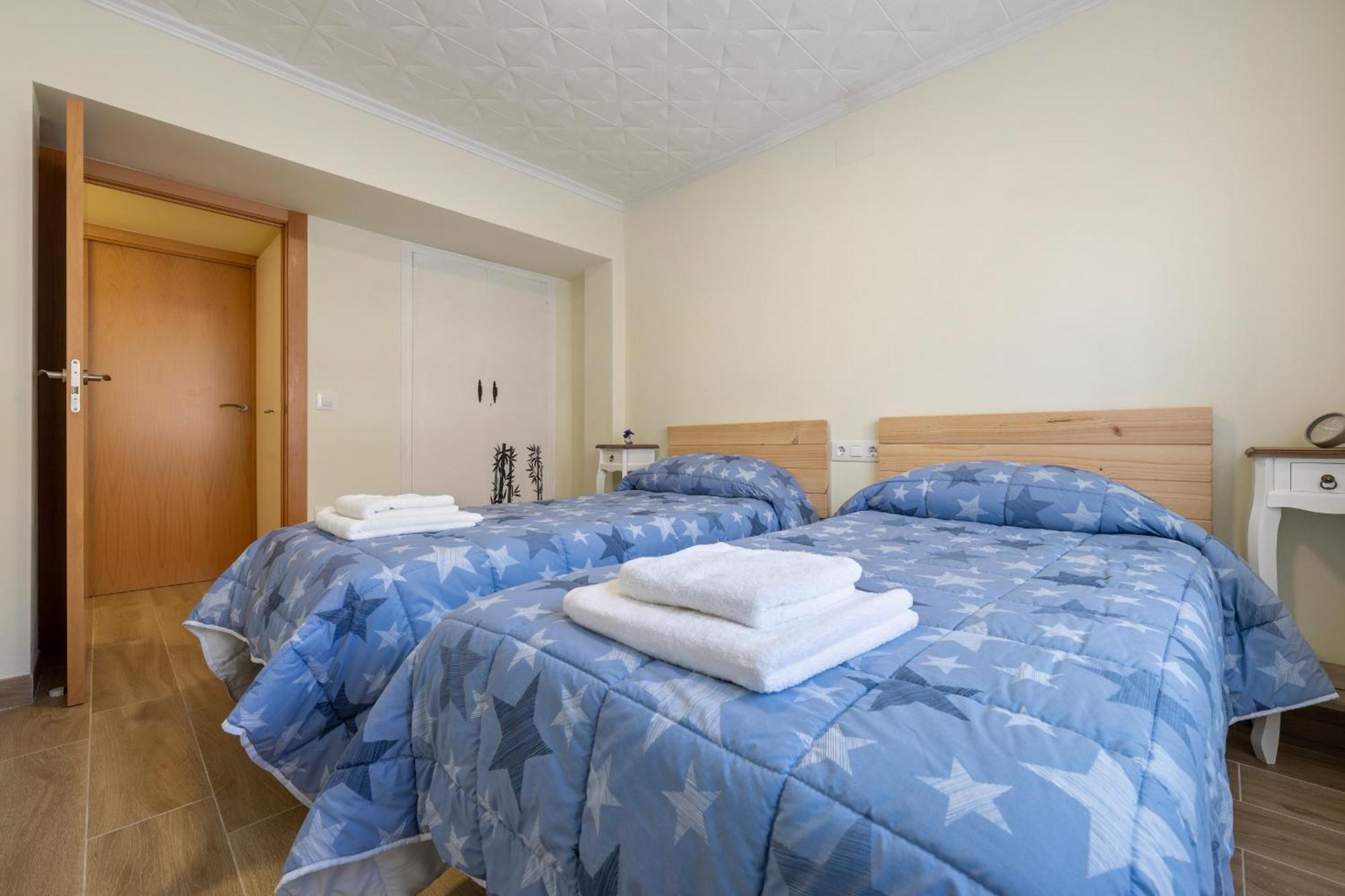 Hauzify I Apartament Van Gogh Salou Bagian luar foto