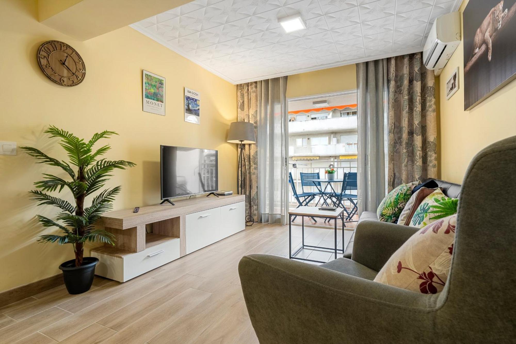 Hauzify I Apartament Van Gogh Salou Bagian luar foto